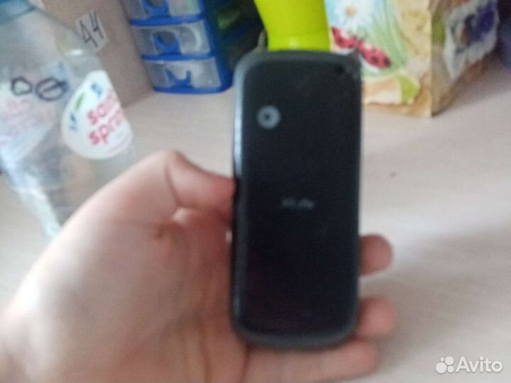Телефон Fly