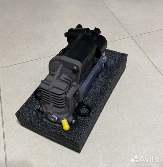 Компрессор пневмоподвески AMK Mercedes GL X166