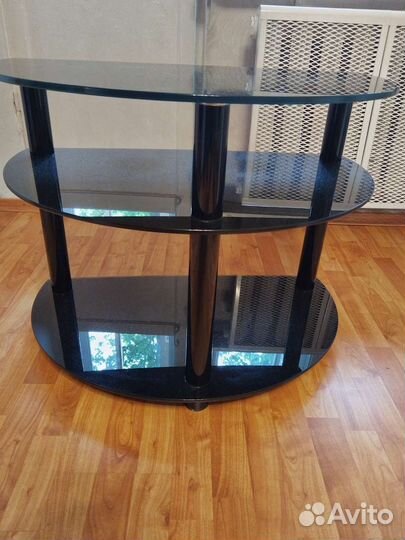 Стеклянная тумба под тв