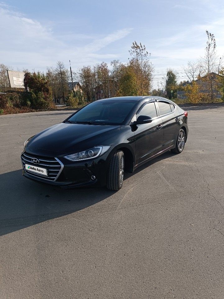 Hyundai Elantra: фото владельца