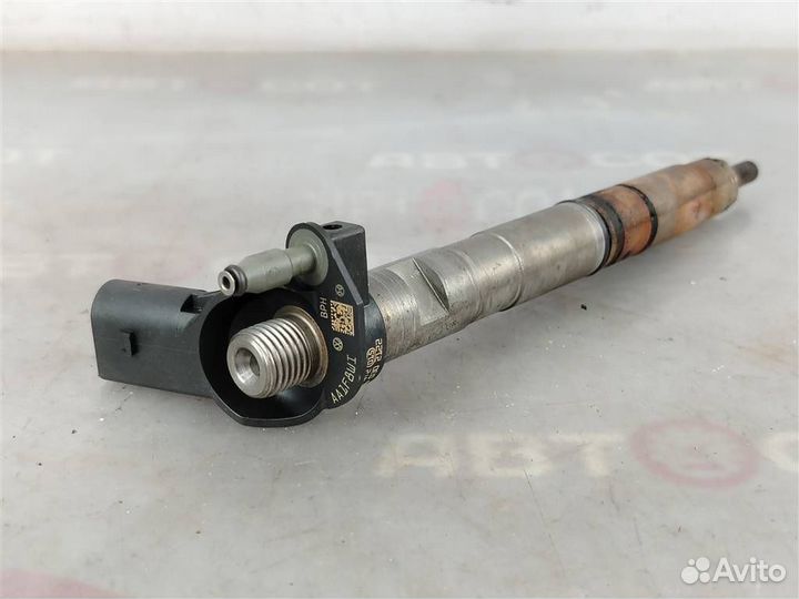 Форсунка топливная diesel VW Passat B6 (2005-2010