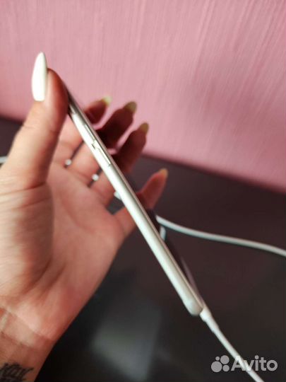 Телефон iPhone 6