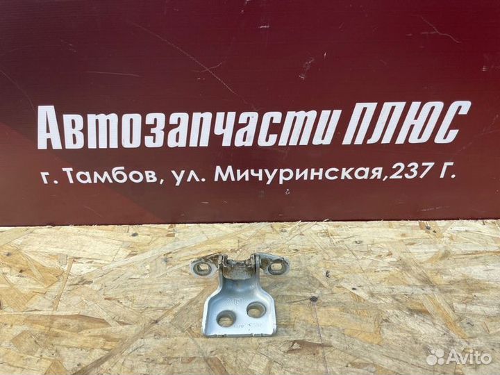 Петля двери LADA X-Ray