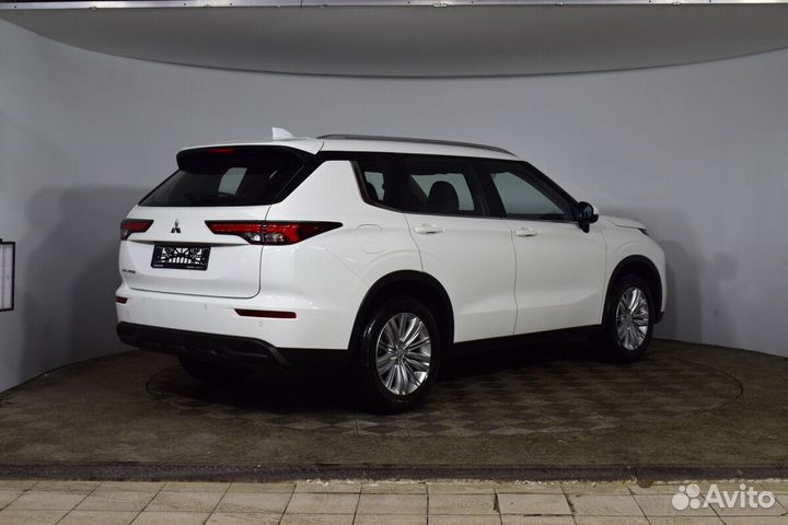 Mitsubishi Outlander 1.5 CVT, 2022