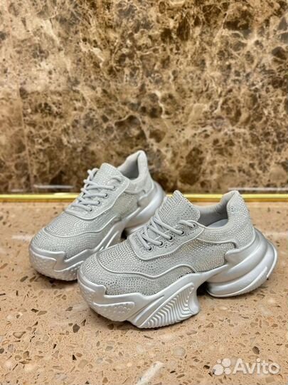 Кроссовки женские 38 размер