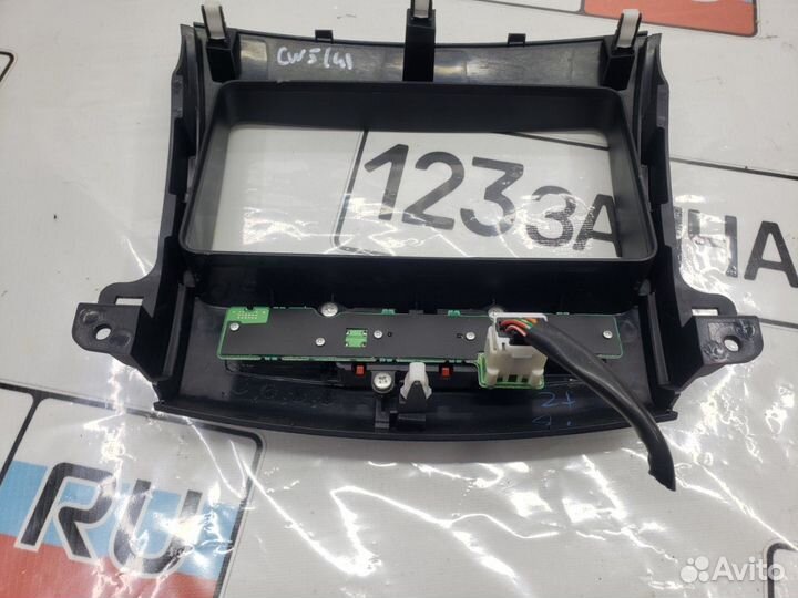 Рамка магнитолы Mitsubishi Outlander CW5W 4B12