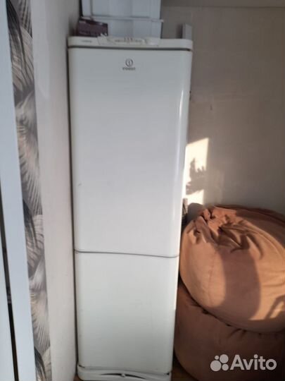 Холодильник бу индезит