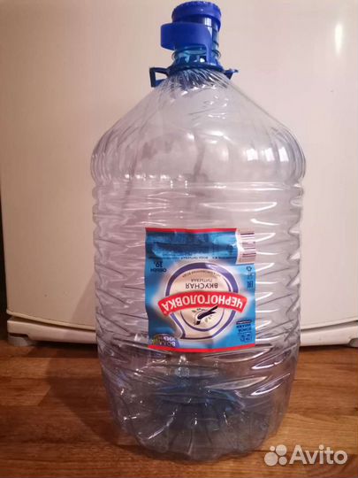 Пластиковая бутыль 19 литров