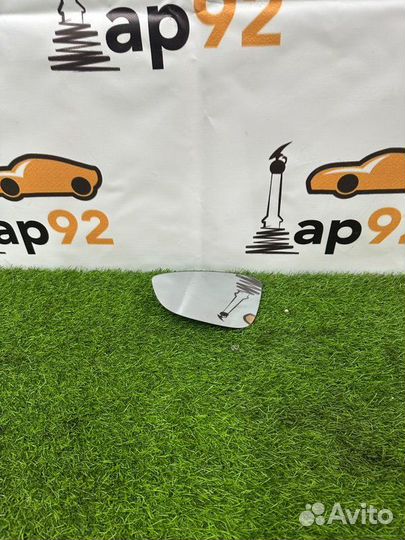 Зеркальный элемент левый Volkswagen Passat B7 cdaa