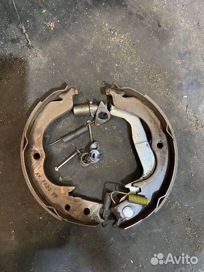 Subaru forester sh механизм ручника