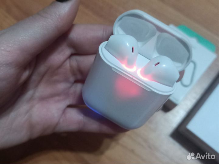 Беспроводные наушники apple airpods