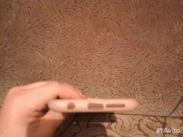 Чехлы на телефон