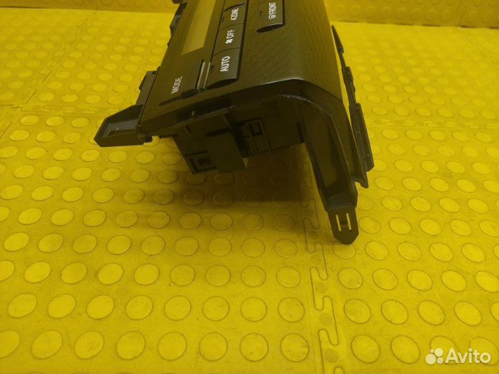 Блок управления климат-контролем Toyota Land