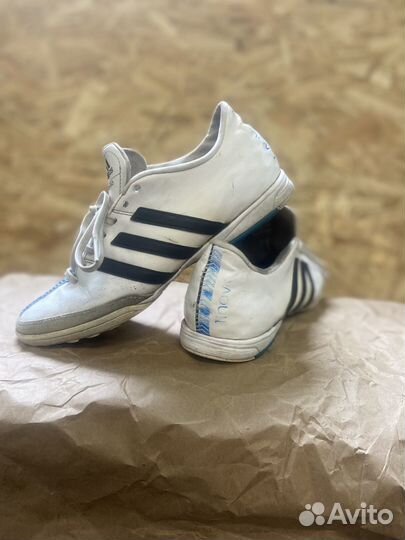 Adidas кожаные полубутсы футзалы