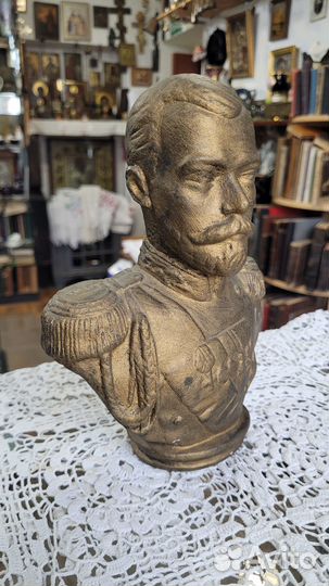 Бюст Императора, Николай II
