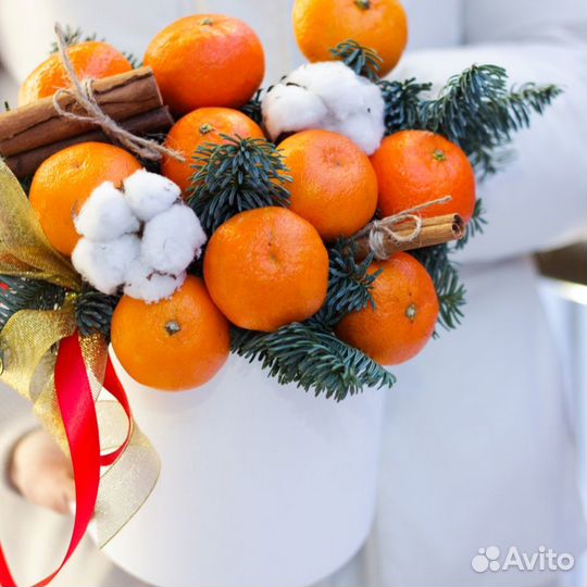 Мандарины в шляпной коробке