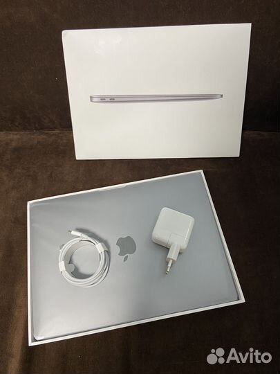 Apple MacBook Air M1 13 8/256Gb