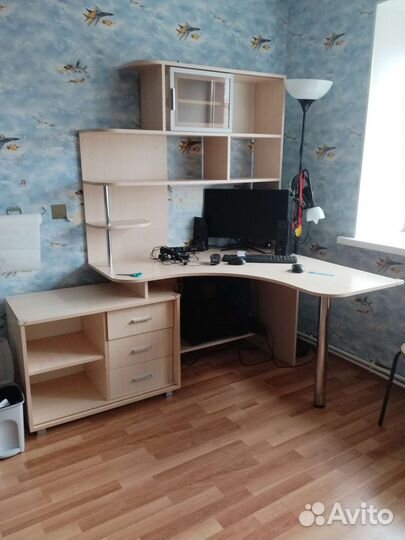 Компьютерный стол