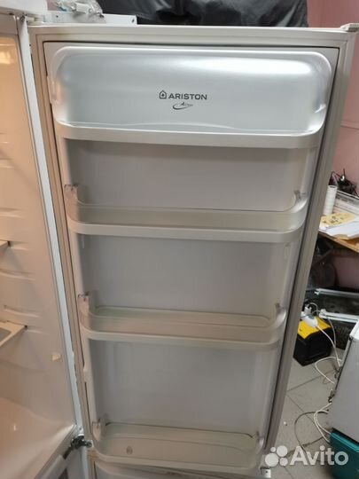 Встраиваемый холодильник Аристон