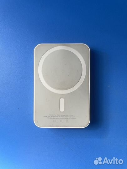 Power Bank Magic Safe на iPhone