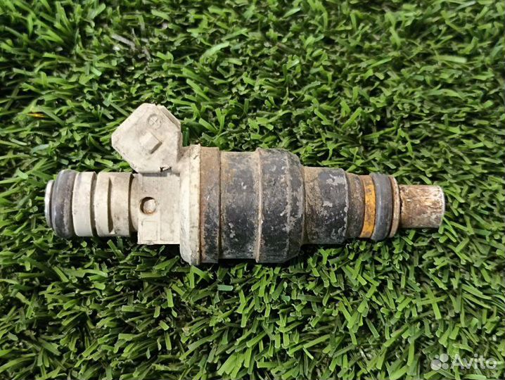 Форсунка топливная Opel Frontera L4 C24NE