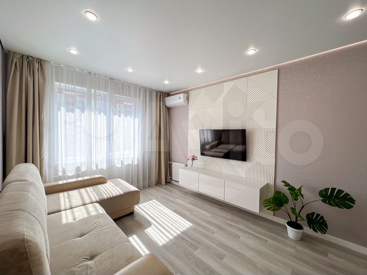 2-к. квартира, 43 м², 8/25 эт.