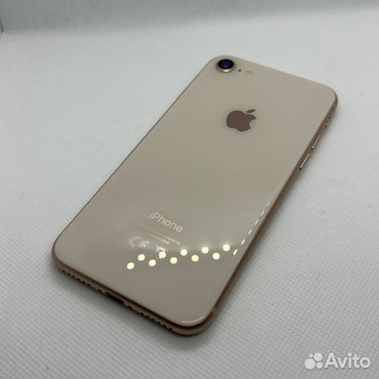 Телефон iPhone 8