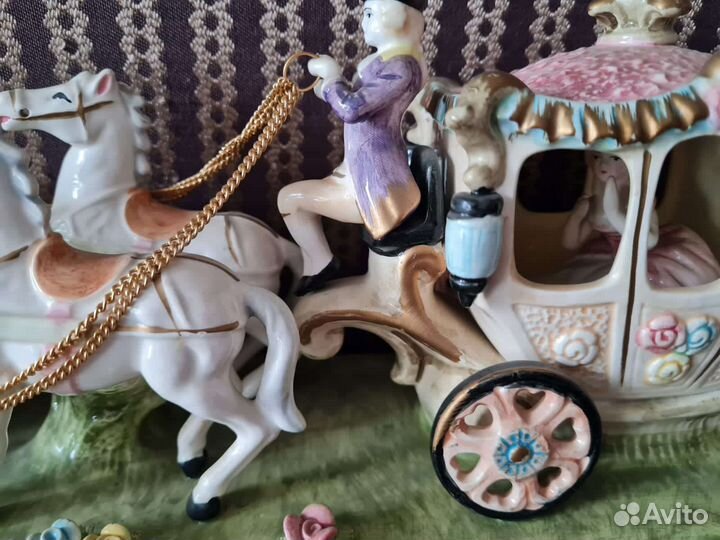 Фарфоровое карета
