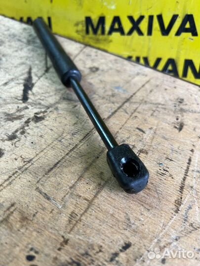 Амортизатор капота передний Bmw 5-Series F10 2010