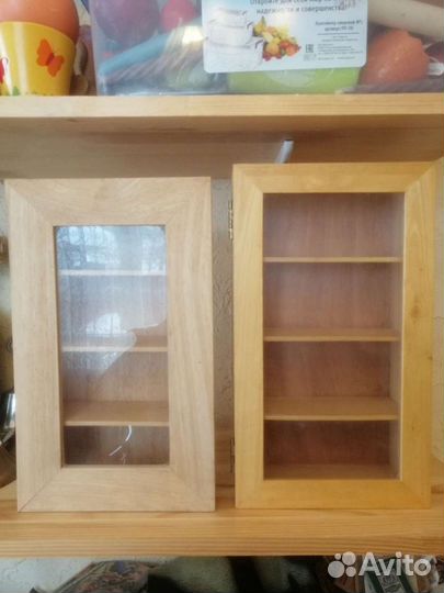 Витрина, шкафчик, стеллаж для миниатюр