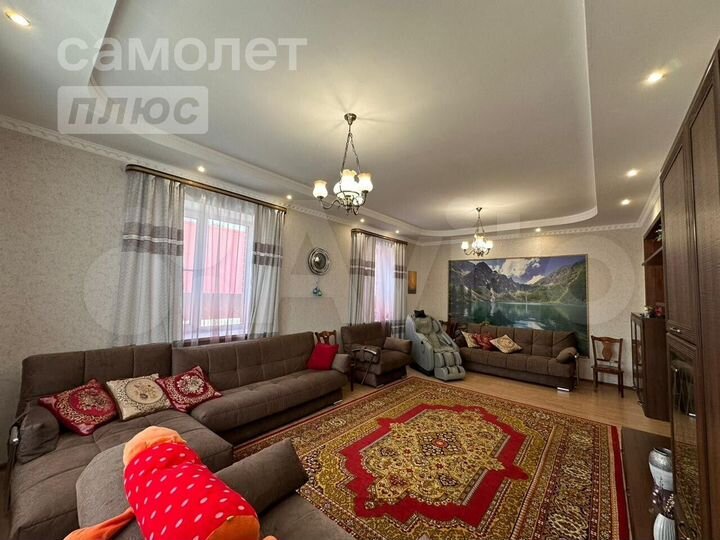 Дом 315 м² на участке 7,5 сот.