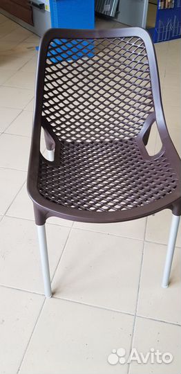 Стулья для кафе и дома