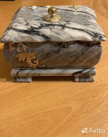 Шкатулка ручной работы из мрамора с серебром