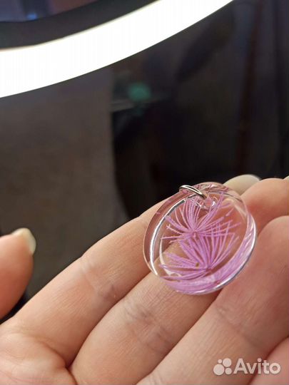 Кулон из эпоксидной смолы