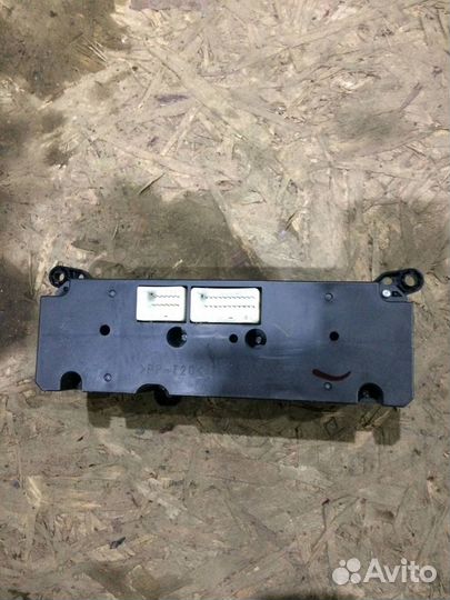 Блок управления климат контролем Mitsubishi Pajero