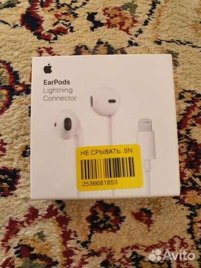 Новые наушники EarPods Lightning