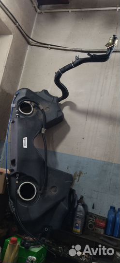 Продам бензобак от BMW е-39