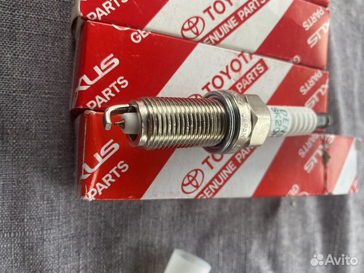 Продам свечи на Toyota