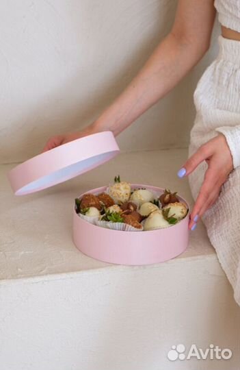 Боксы из клубники в шоколаде