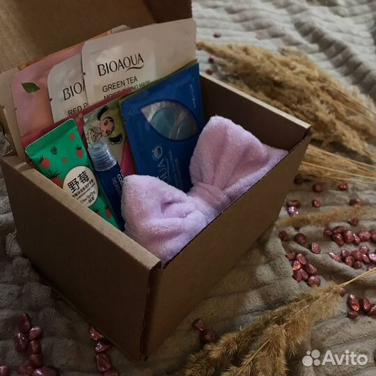 Бьюти бокс с косметикой подарок на 8 марта