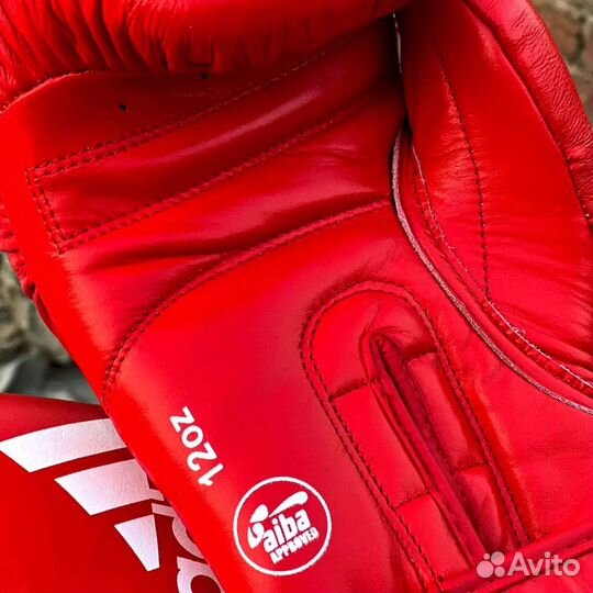 Боксерские перчатки adidas