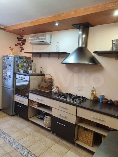 Коттедж 235 м² на участке 10 сот.