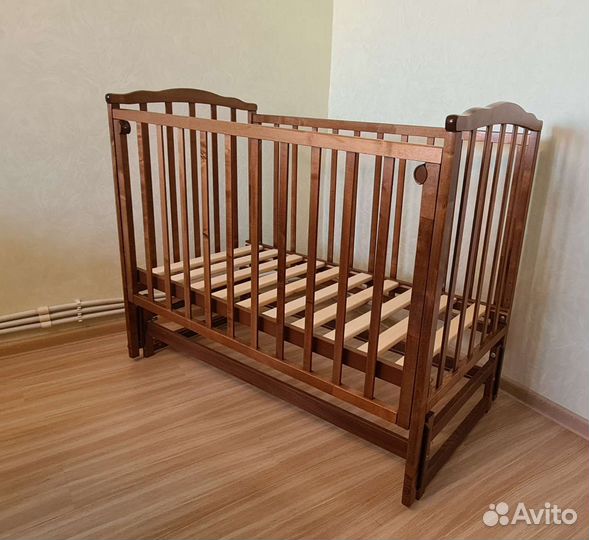 Детская кроватка Можга с продольным маятником