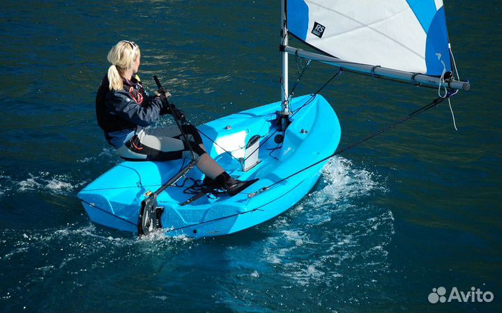 Лодка парусная