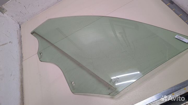 Стекло боковой двери Volvo V60 2018, 2021