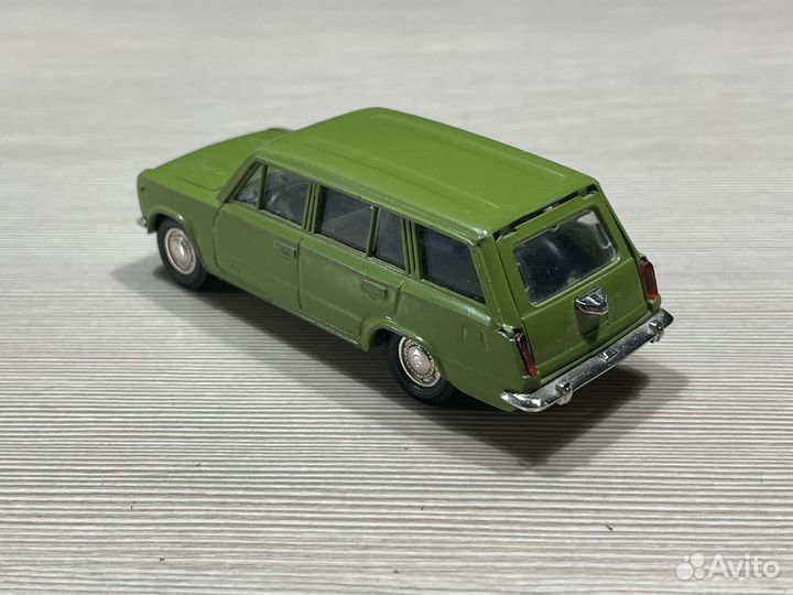 Модель 1/43 ваз 2102