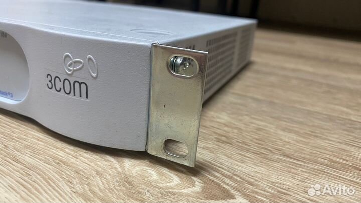 Свитч на 24 порта. Управляемый