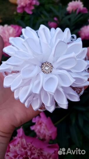 Белые бантики