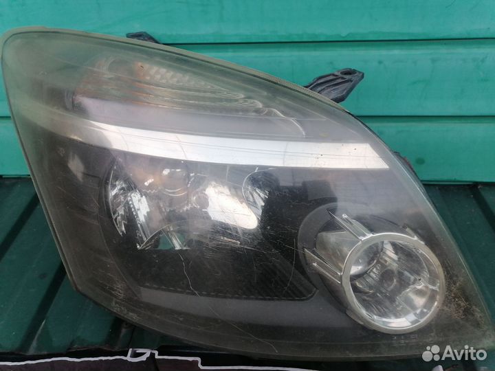 Фара на hover h3 правая