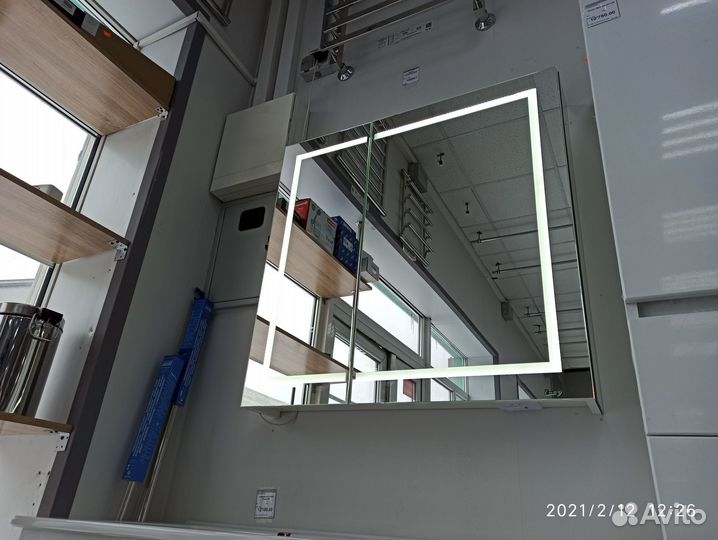 Зеркальный шкаф в ванную